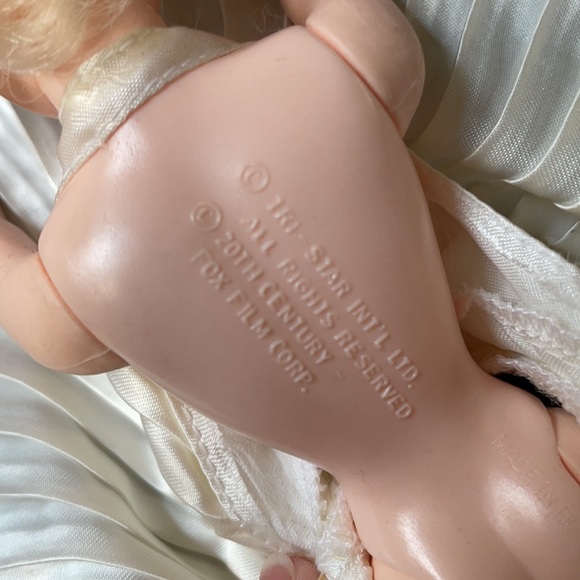 Marilyn Monroe The Seven Year Itch Doll - Picture 7 of 14